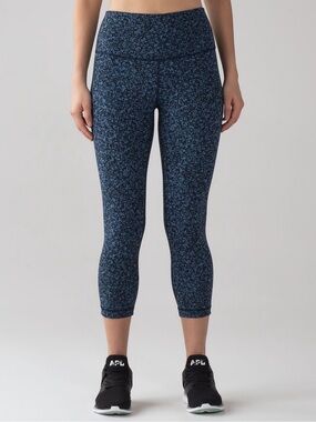 Lululemon Pace Rival Crops Daisy Dust Illuminight Black
